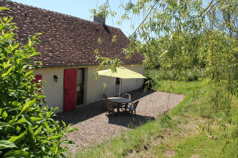 La Petite Fermette Villa Challuy Exterior photo